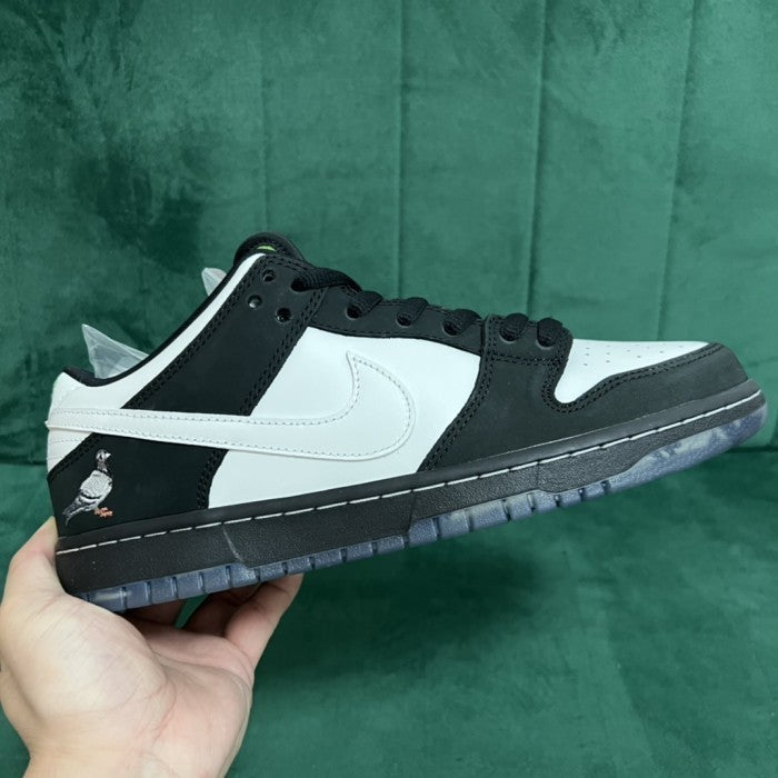 Staple x Nike SB Dunk Low Panda Pigeon - BV1310-013