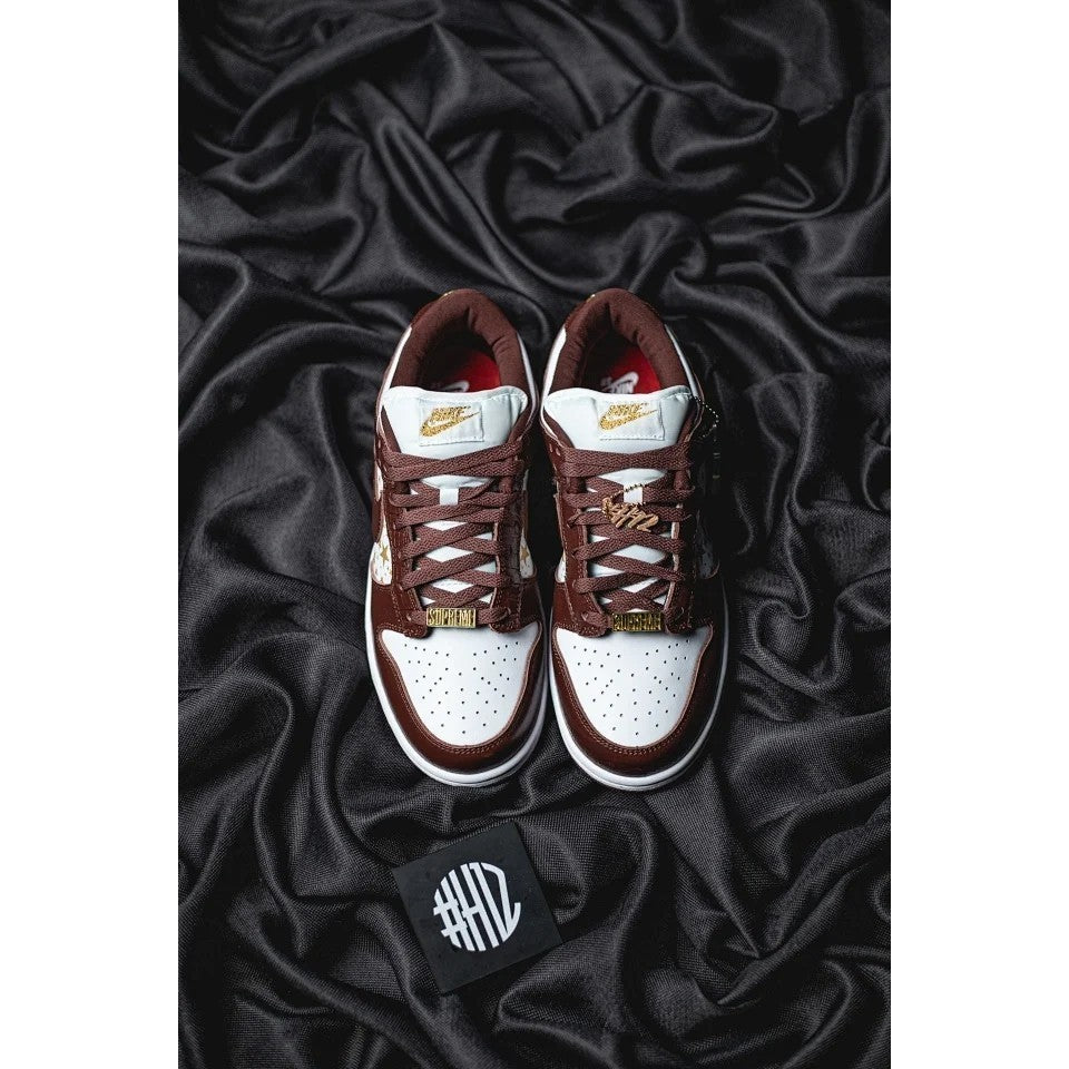 Supreme x Nike SB Dunk Low Stars Barkroot Brown (2021)