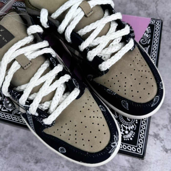 Travis Scott x Nike SB Dunk Low Cactus Jack