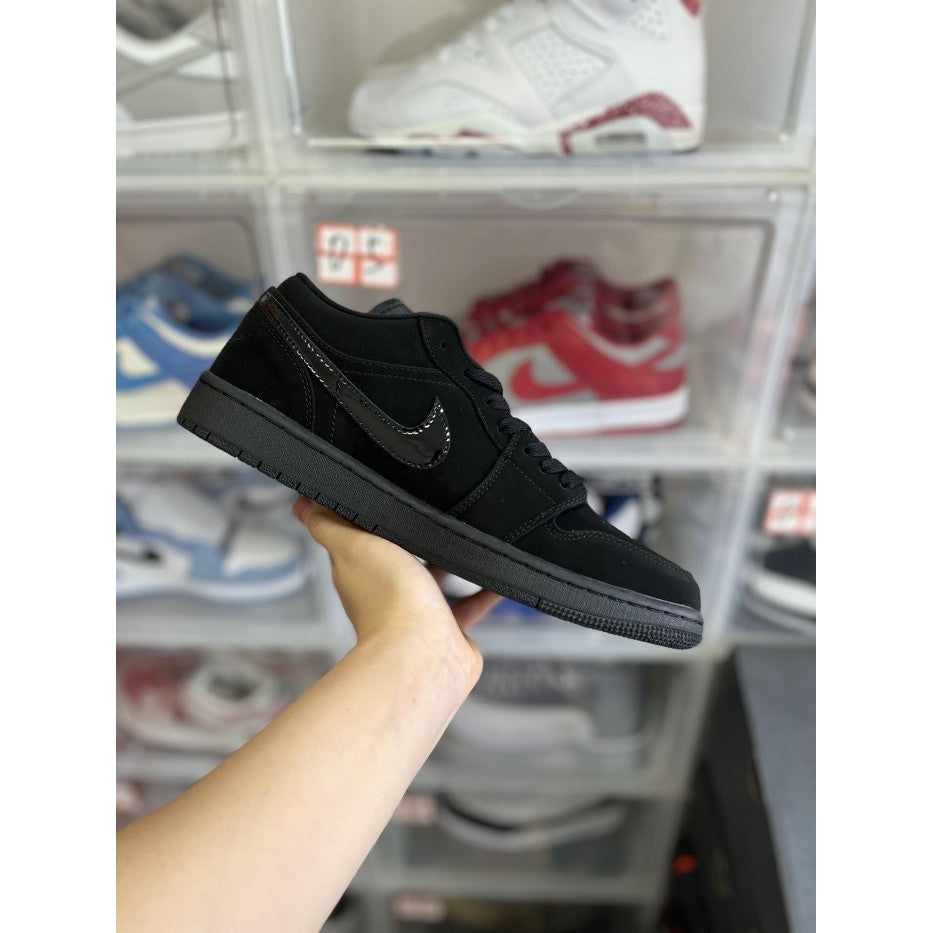 Air Jordan 1 Low Triple Black