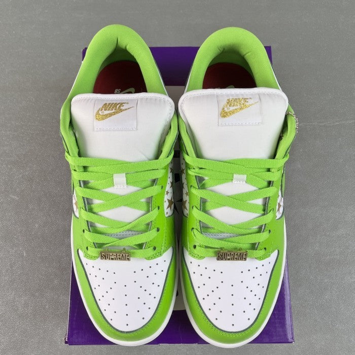 Supreme x Nike SB Dunk Low Stars Mean Green (2021)