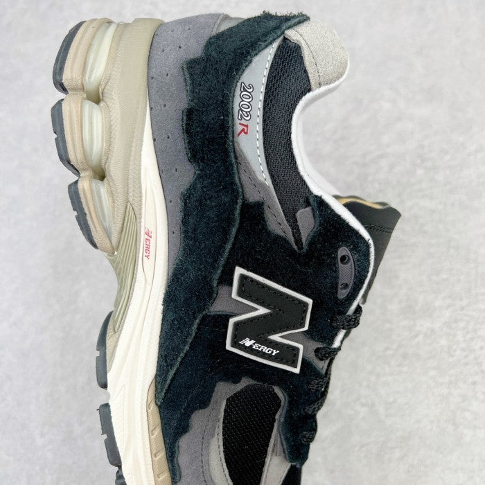 New Balance 2002R Protection Pack Black Grey