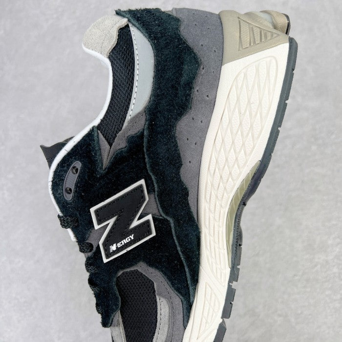 New Balance 2002R Protection Pack Black Grey