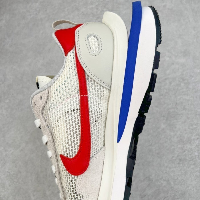 Nike Vaporwaffle sacai Sport Fuschia
