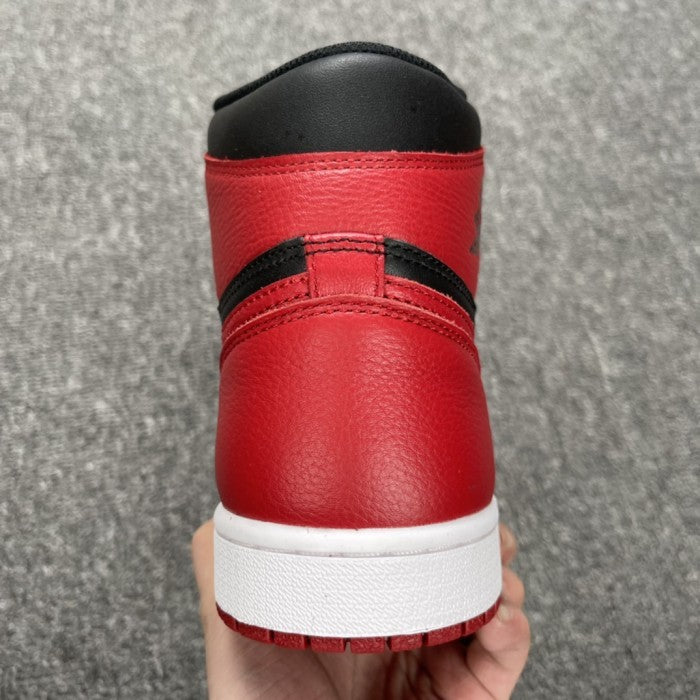 Air Jordan 1 Retro High Bred Banned (2016)