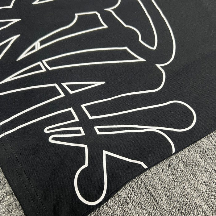 Syna World Outline T-Shirt - Black
