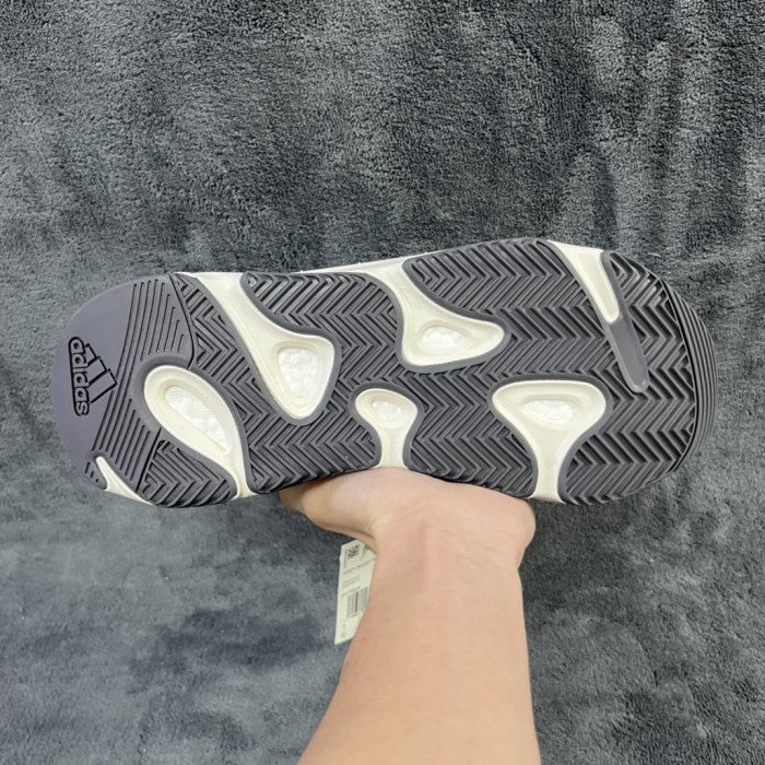 Adidas Yeezy Boost 700 V2 Cream