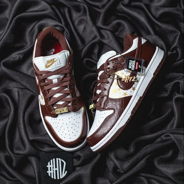 Supreme x Nike SB Dunk Low Stars Barkroot Brown (2021)