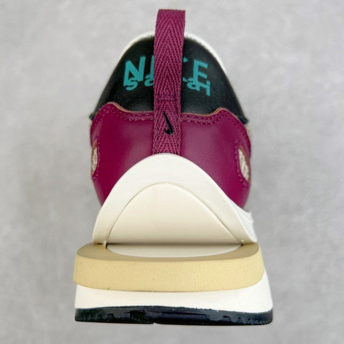 sacai x Nike Vaporwaffle Neptune Green