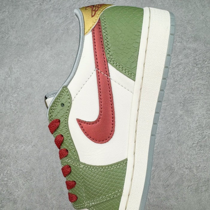 Air Jordan 1 Retro Low OG 'Year of the Dragon' FN3727-100
