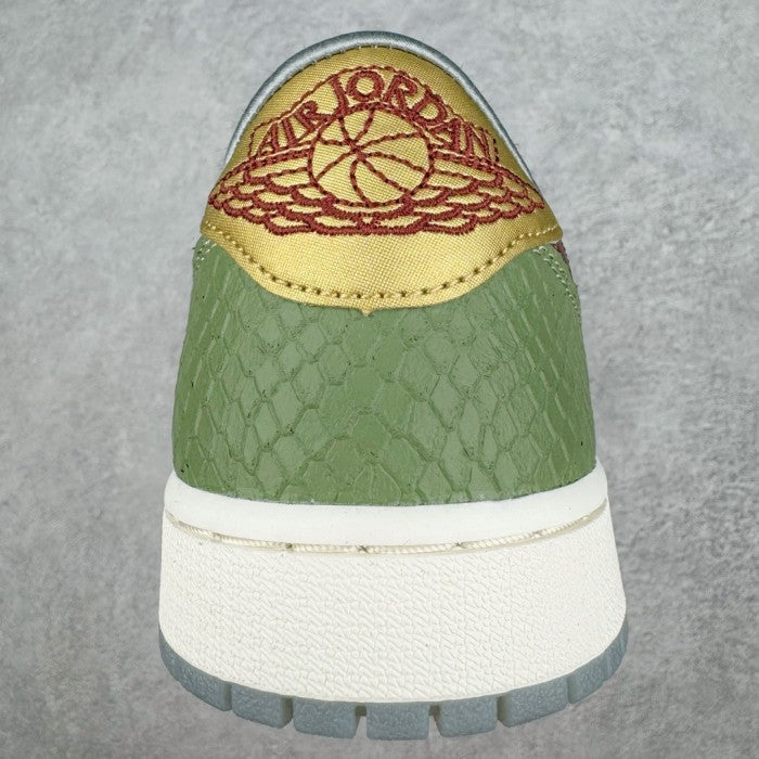 Air Jordan 1 Retro Low OG 'Year of the Dragon' FN3727-100
