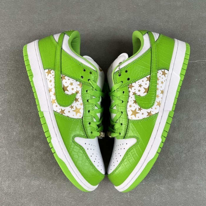 Supreme x Nike SB Dunk Low Stars Mean Green (2021)