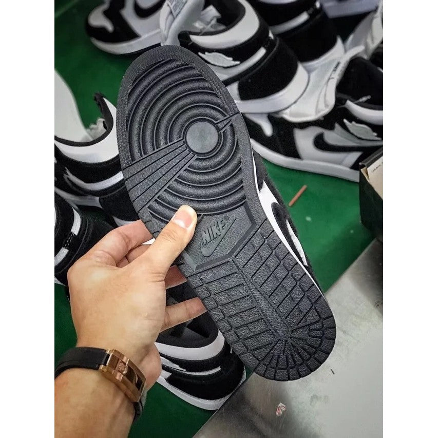 Air Jordan 1 Retro High OG Panda