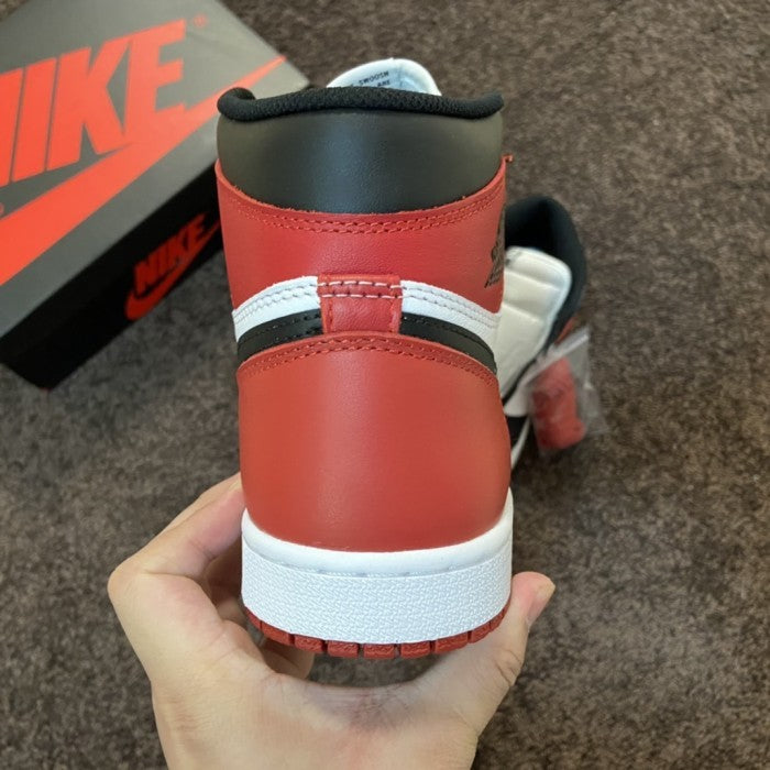 Air Jordan 1 Retro High Black Toe
