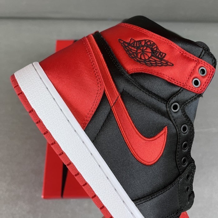 Air Jordan 1 Retro High OG WMNS Satin Bred