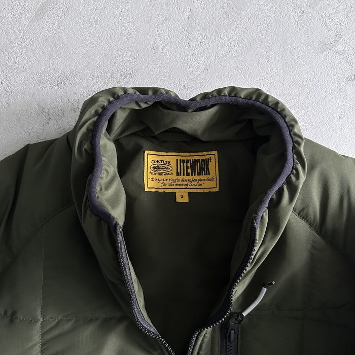 Corteiz Bellic' Insulated Jacket - Olive atasan olahraga lari