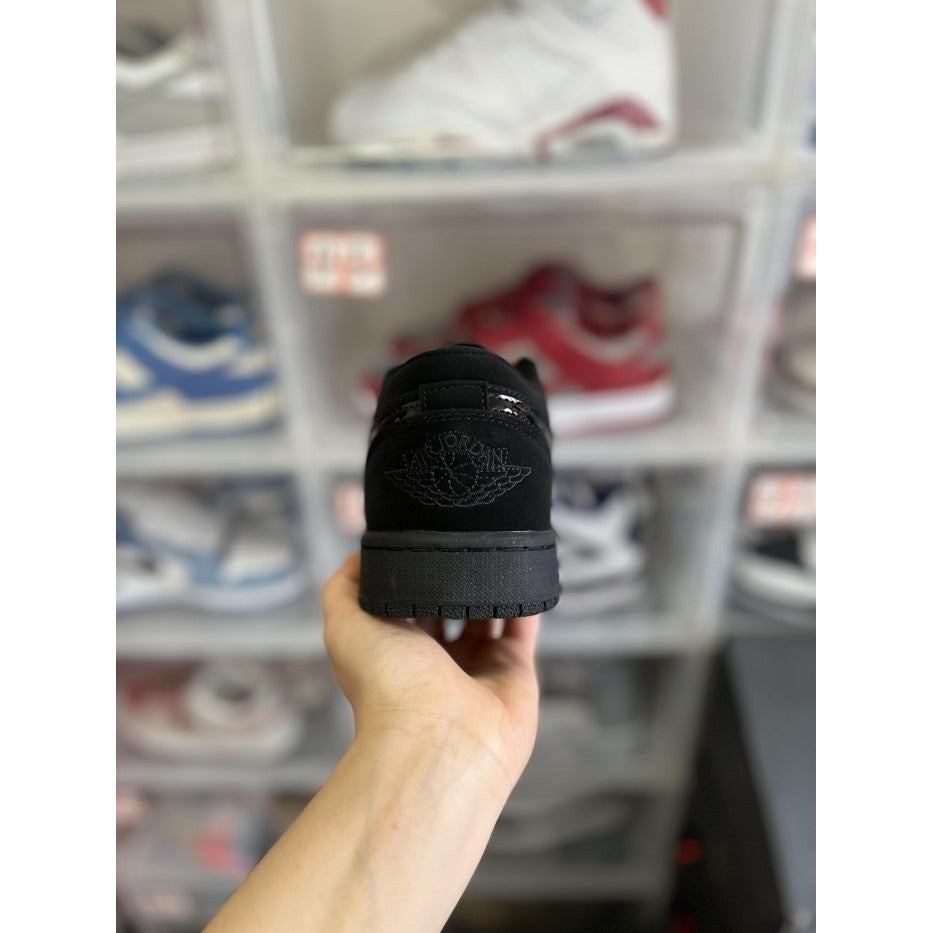 Air Jordan 1 Low Triple Black