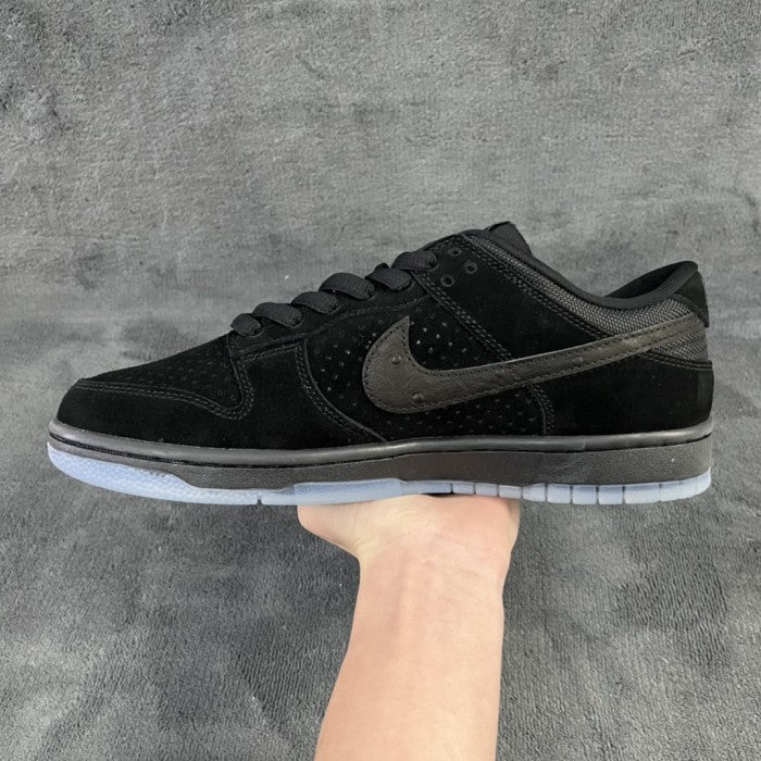 Undefeated x Nike Dunk Low SP 5 On It Black