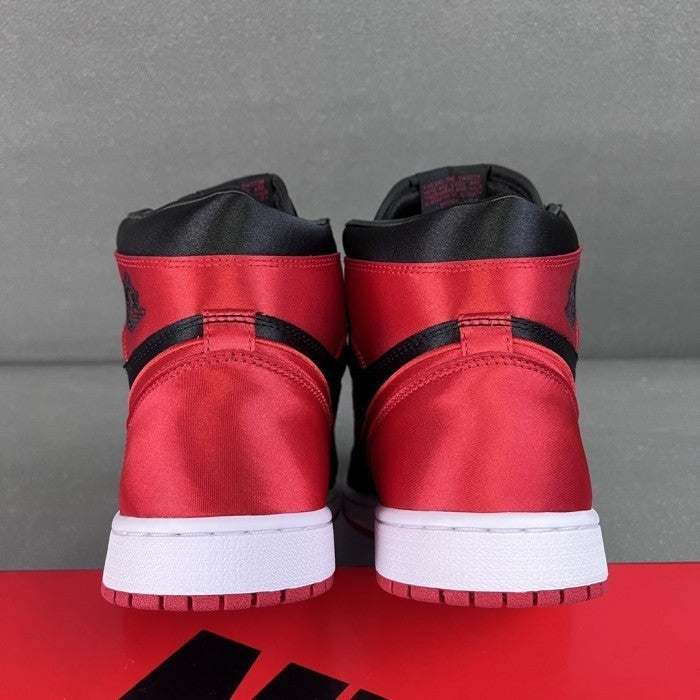 Air Jordan 1 Retro High OG WMNS Satin Bred