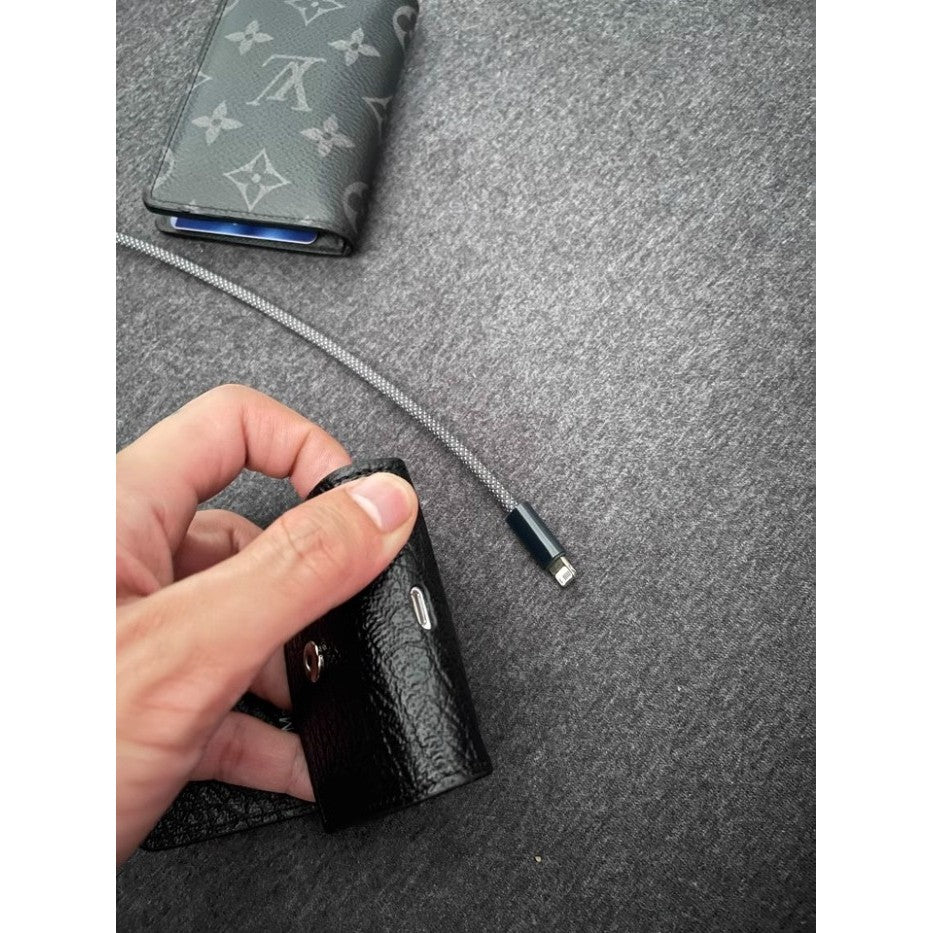 MAISON MARGIELA - Four stitches AirPods Case