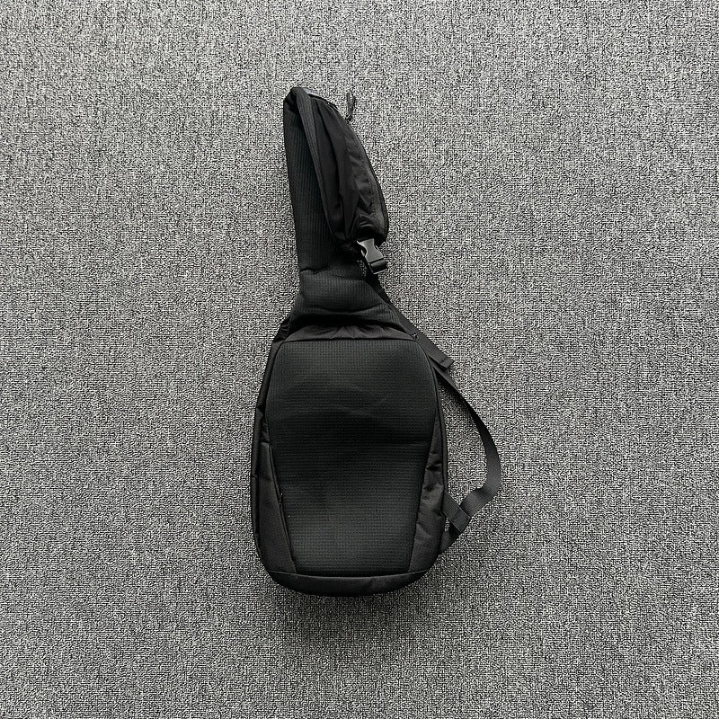 Syna World Sling Bag