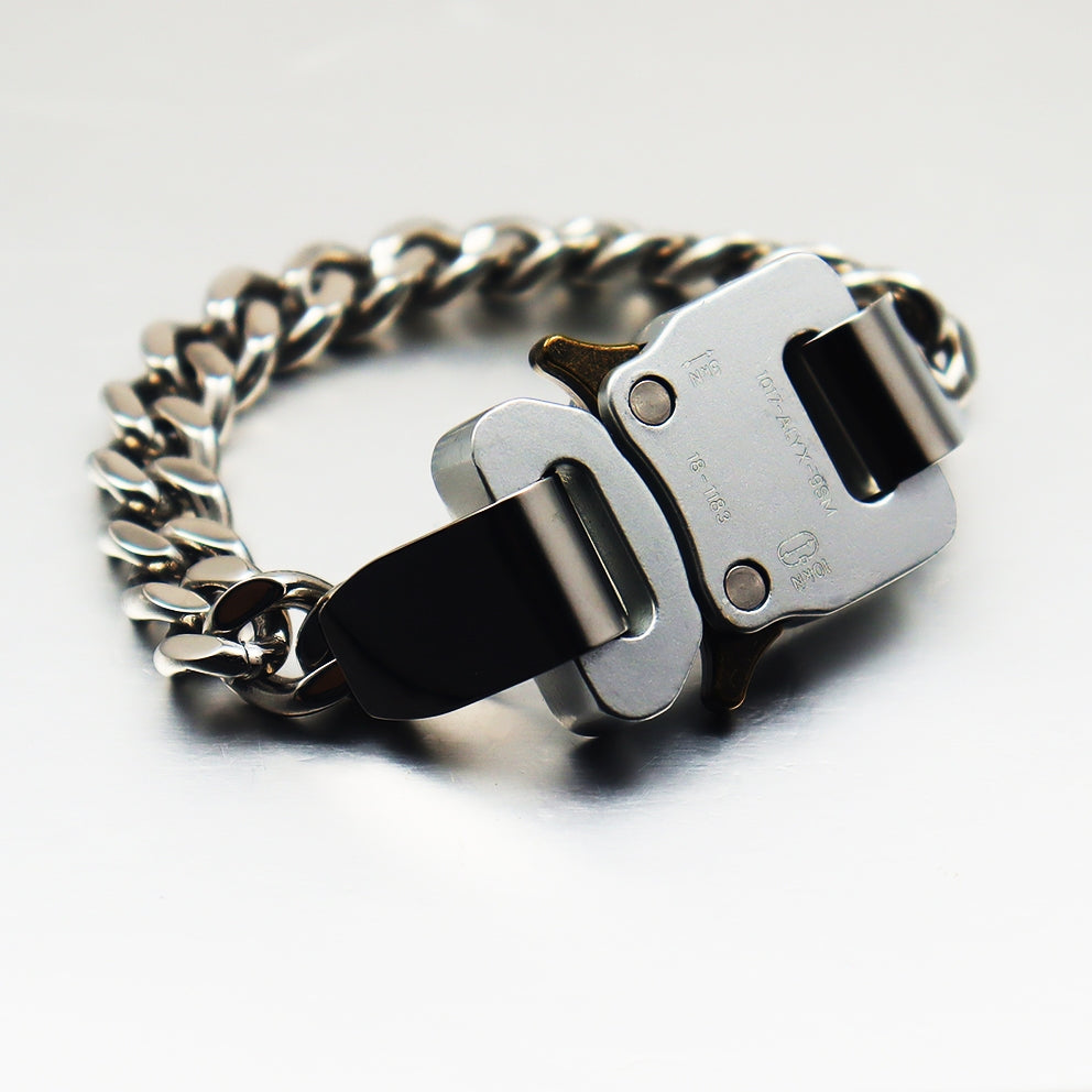 1017 ALYX 9SM Rollercoaster-Buckled chained Bracelet [Classic Variant]