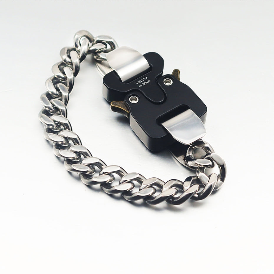 1017 ALYX 9SM Rollercoaster-Buckled chained Bracelet [Classic Variant]