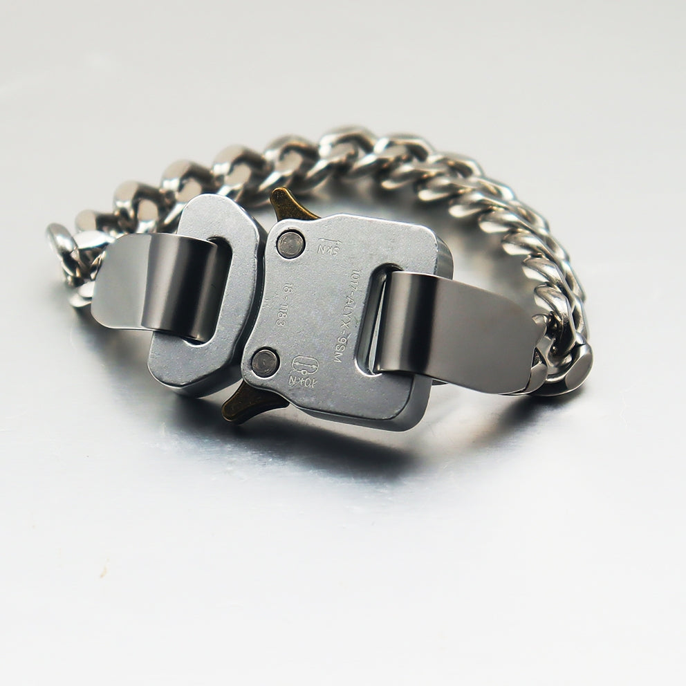 1017 ALYX 9SM Rollercoaster-Buckled chained Bracelet [Classic Variant]