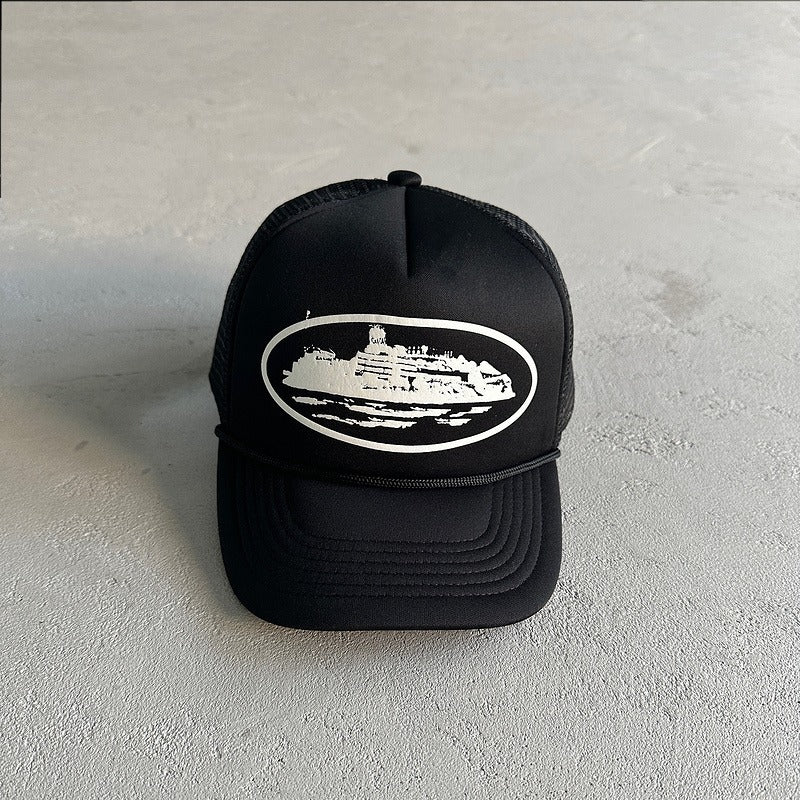 ALCATRAZ PREMIUM/PUFF PRINT TRUCKER HAT - Corteiz