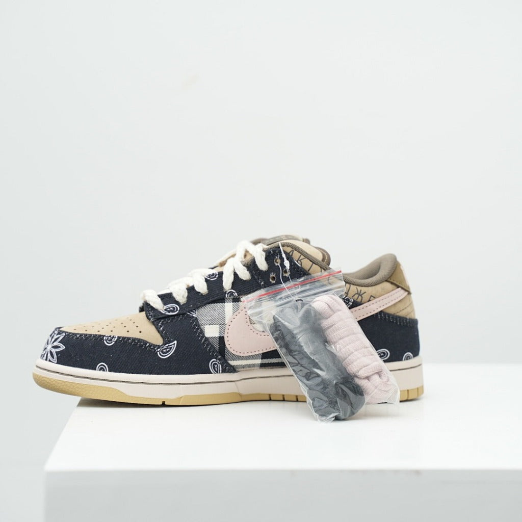 Travis Scott x Nike SB Dunk Low
