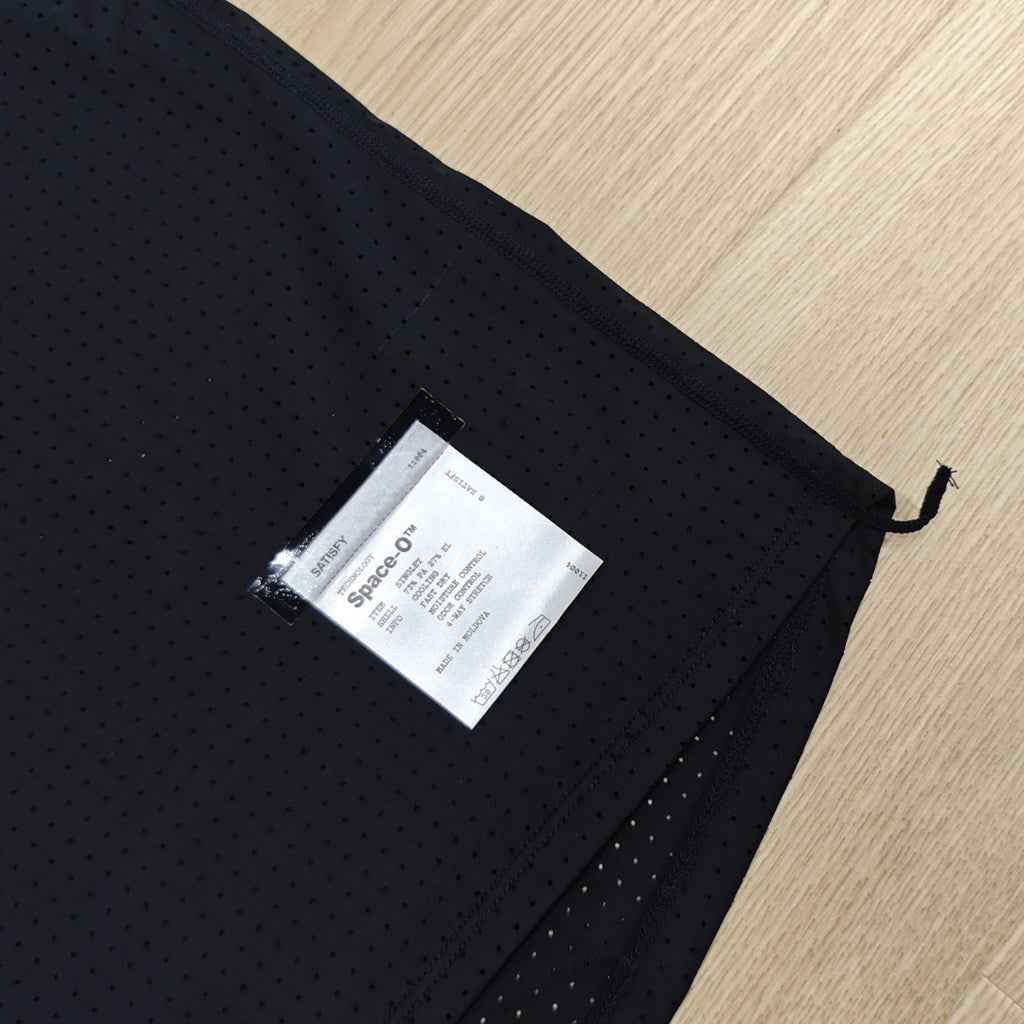 Satisfy Space-O Singlet (Black/Cream)