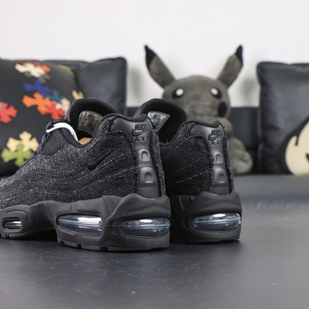Levi's x Nike Air Max 95 - Black (BNIB 100%)