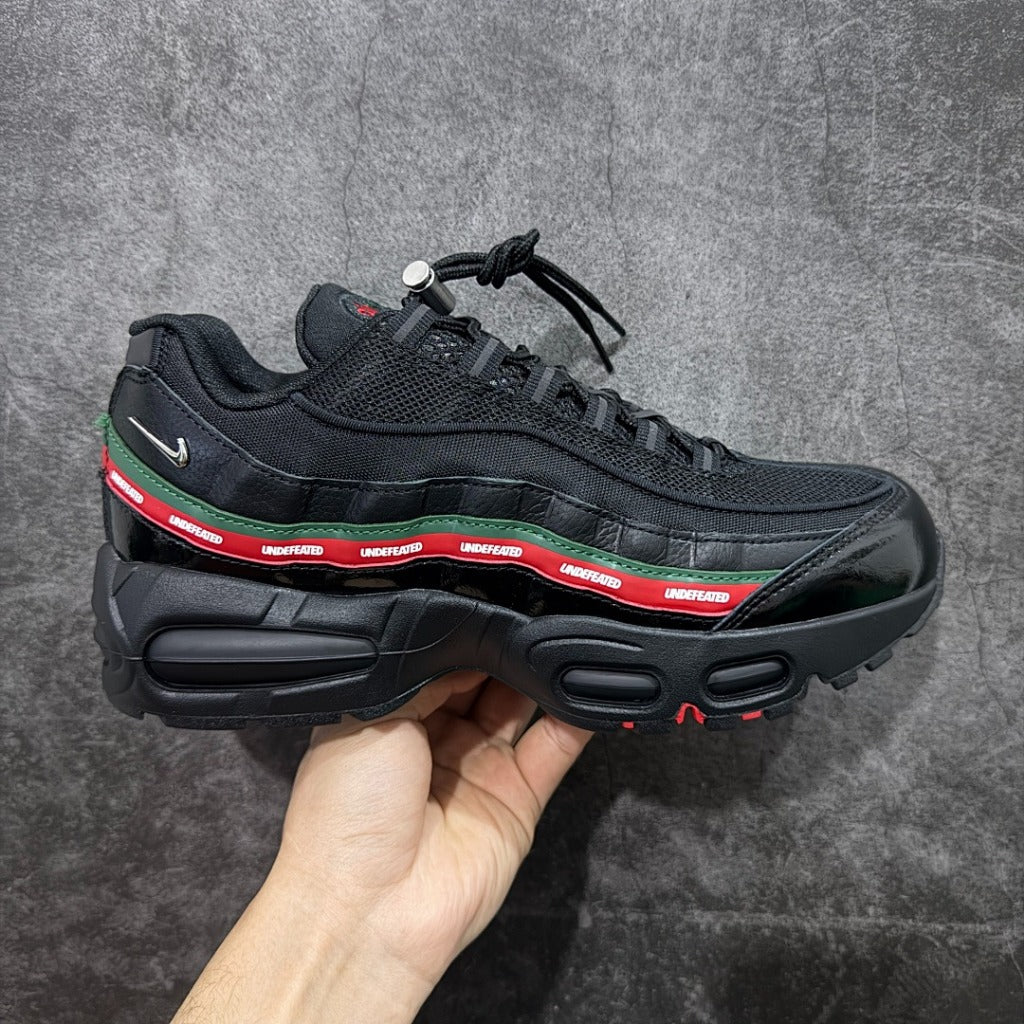 AM 95 x UNDEFEATED 'Black'
