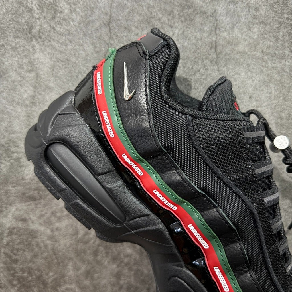 AM 95 x UNDEFEATED 'Black'