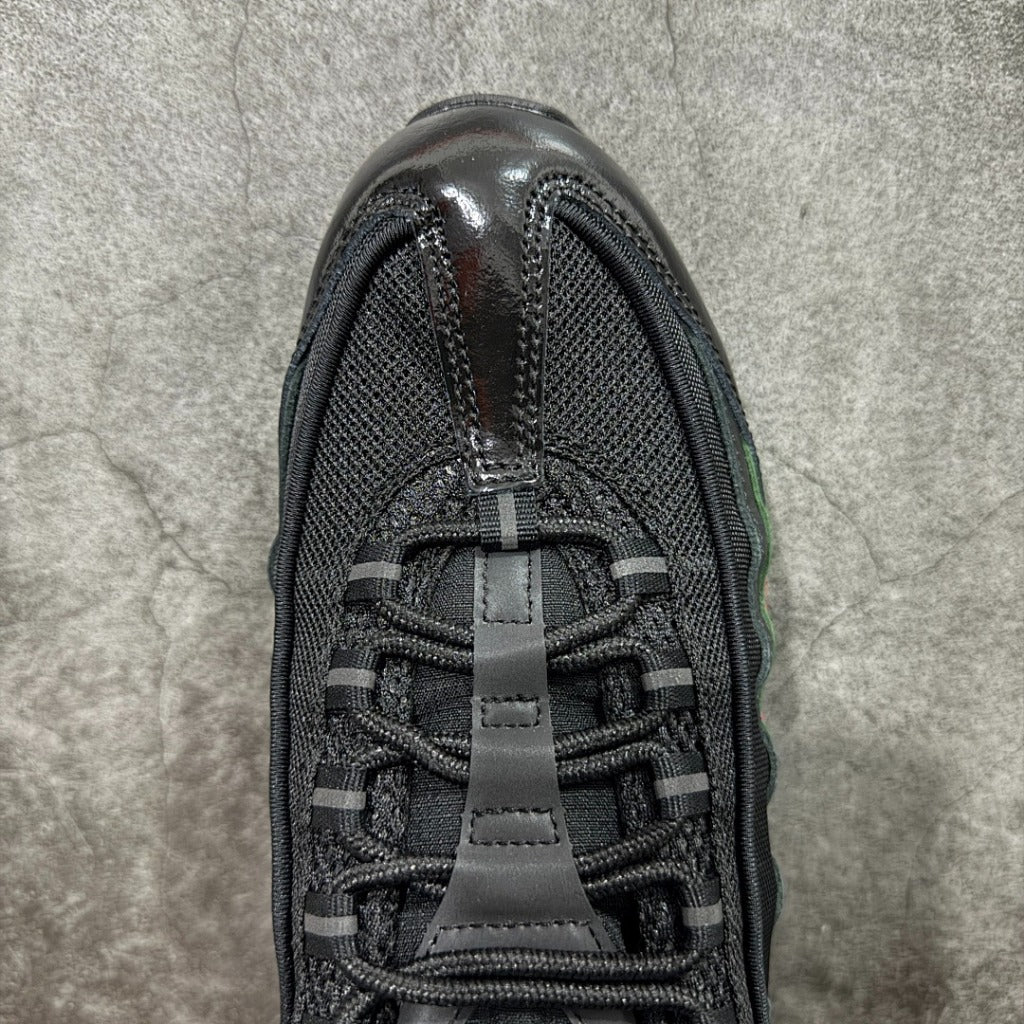 AM 95 x UNDEFEATED 'Black'