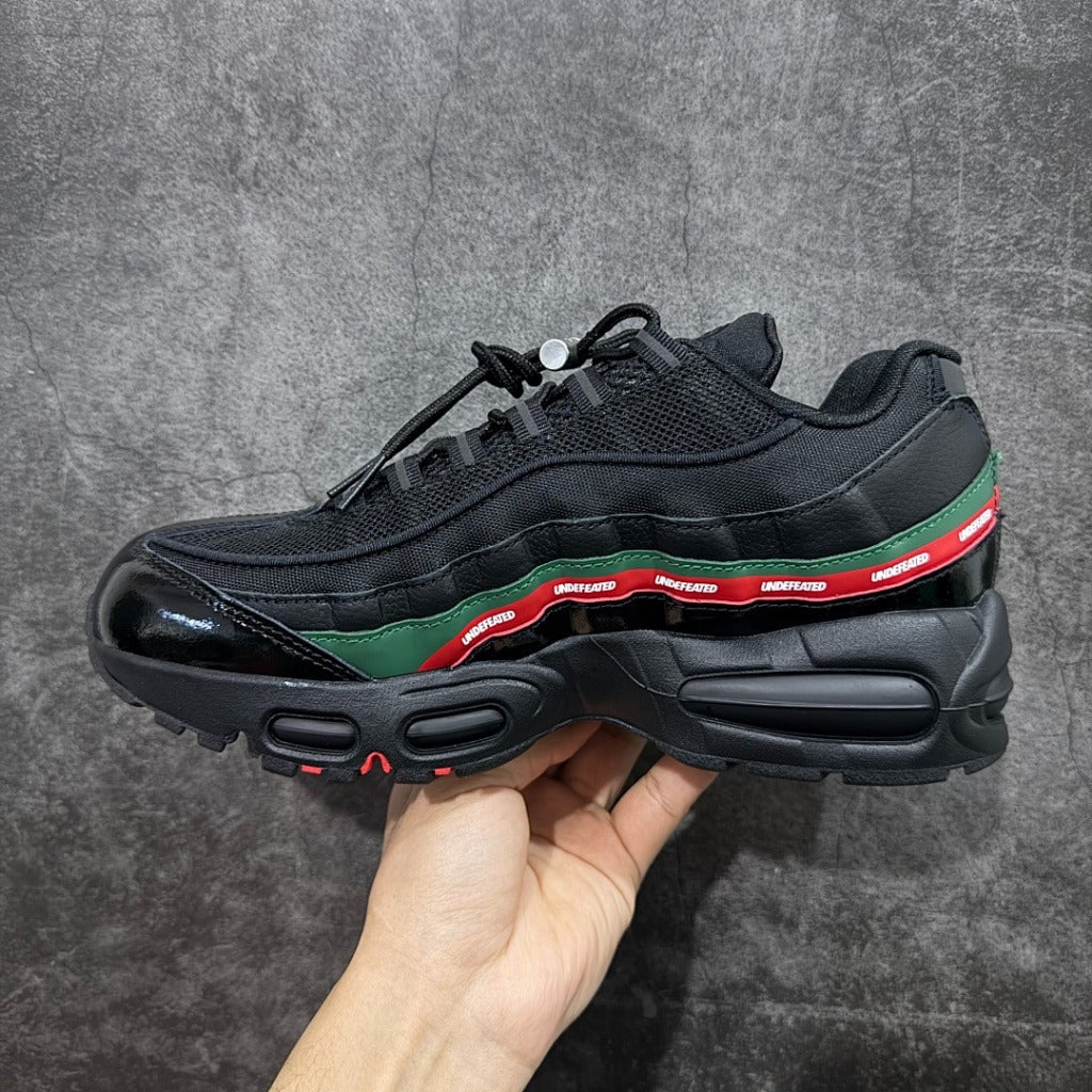 AM 95 x UNDEFEATED 'Black'