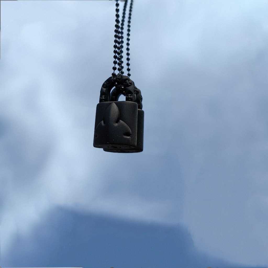 Silichrome Flerknee Padlock necklace C-H