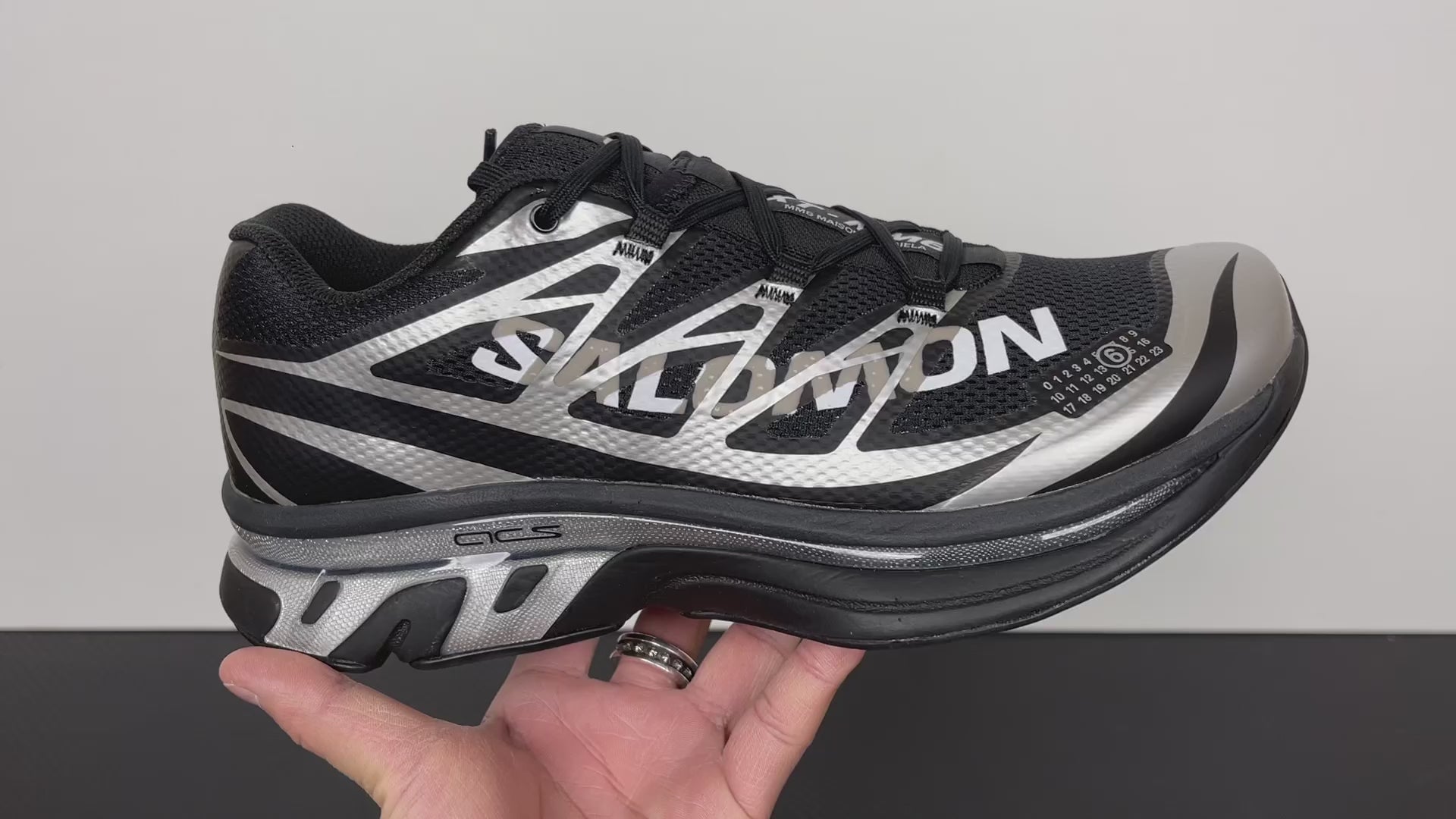 SALOMON XT-MM6 MAISON MARGIELA Intersection Sportstyle [BLACK SILVER]